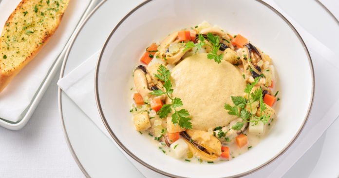 Hyatt-TST-Hugo-European-Blue-Mussels